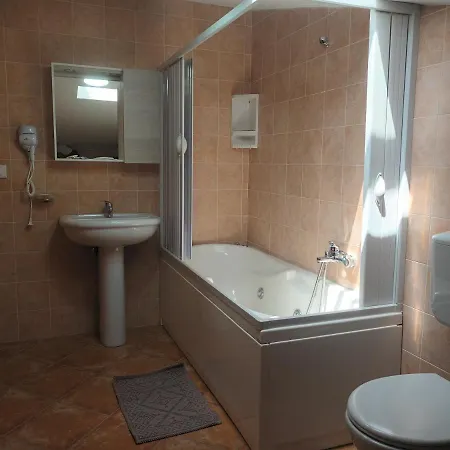 Nina's House 치렐라