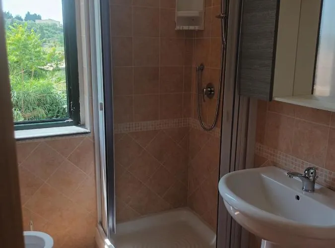 Alojamento de Acomodação e Pequeno-almoço Nina's House 4*