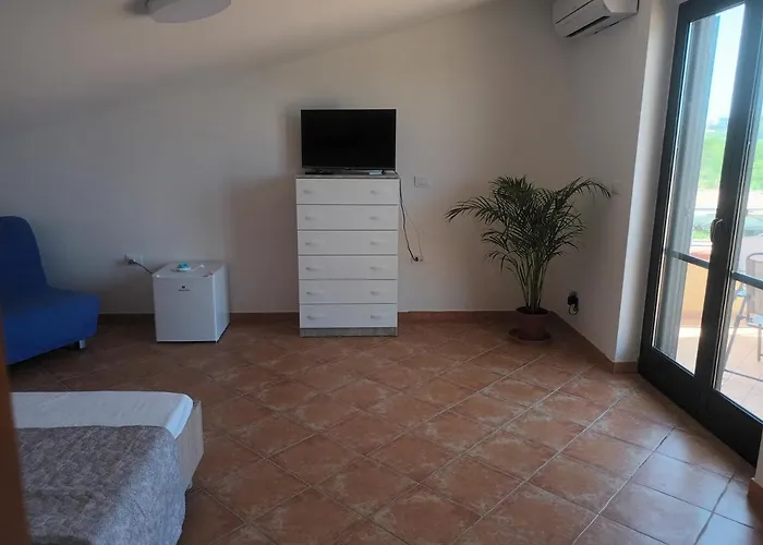 Alojamento de Acomodação e Pequeno-almoço Nina's House 4*